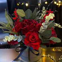 Load image into Gallery viewer, Luxury Red Rose Box