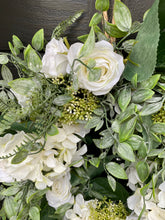 Load image into Gallery viewer, White Hydrangea Wreath