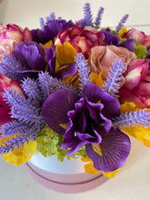 Load image into Gallery viewer, Joy Bouquet Box