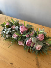 Load image into Gallery viewer, Peony & Rose Table Centrepiece