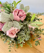 Load image into Gallery viewer, Peony & Rose Table Centrepiece