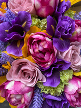 Load image into Gallery viewer, Joy Bouquet Box