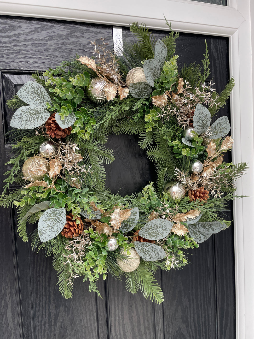 Christmas door Wreath Spruce/Foliage with PineCones, gold Baubles & ferns