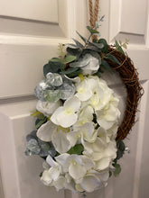 Load image into Gallery viewer, Ivory Dream Hydrangea Wreath
