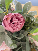 Load image into Gallery viewer, Peony &amp; Rose Table Centrepiece

