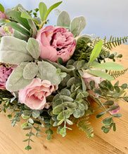 Load image into Gallery viewer, Peony &amp; Rose Table Centrepiece
