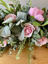 Load image into Gallery viewer, Peony &amp; Rose Table Centrepiece
